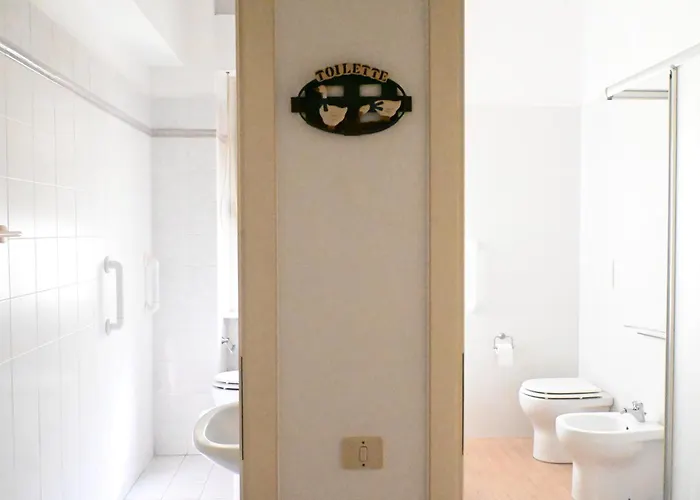 S353 - Sirolo, Ampio Quadrilocale Accessoriato Con Giardino