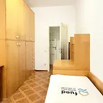 S353 - Sirolo, Ampio Quadrilocale Accessoriato Con Giardino Apartamento