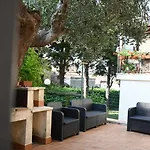 S353 - Sirolo, Ampio Quadrilocale Accessoriato Con Giardino Apartamento Sirolo