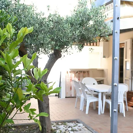 S353 - Sirolo, Ampio Quadrilocale Accessoriato Con Giardino דירה *