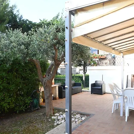 S353 - Sirolo, Ampio Quadrilocale Accessoriato Con Giardino דירה סירולו