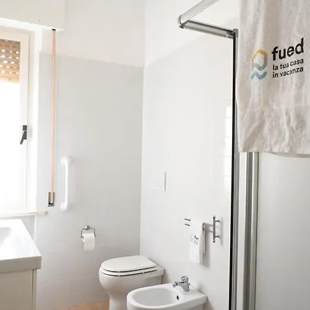 S353 - Sirolo, Ampio Quadrilocale Accessoriato Con Giardino דירה *