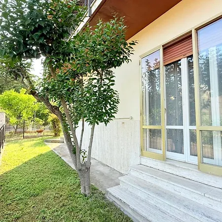 S353 - Sirolo, Ampio Quadrilocale Accessoriato Con Giardino Apartmán *